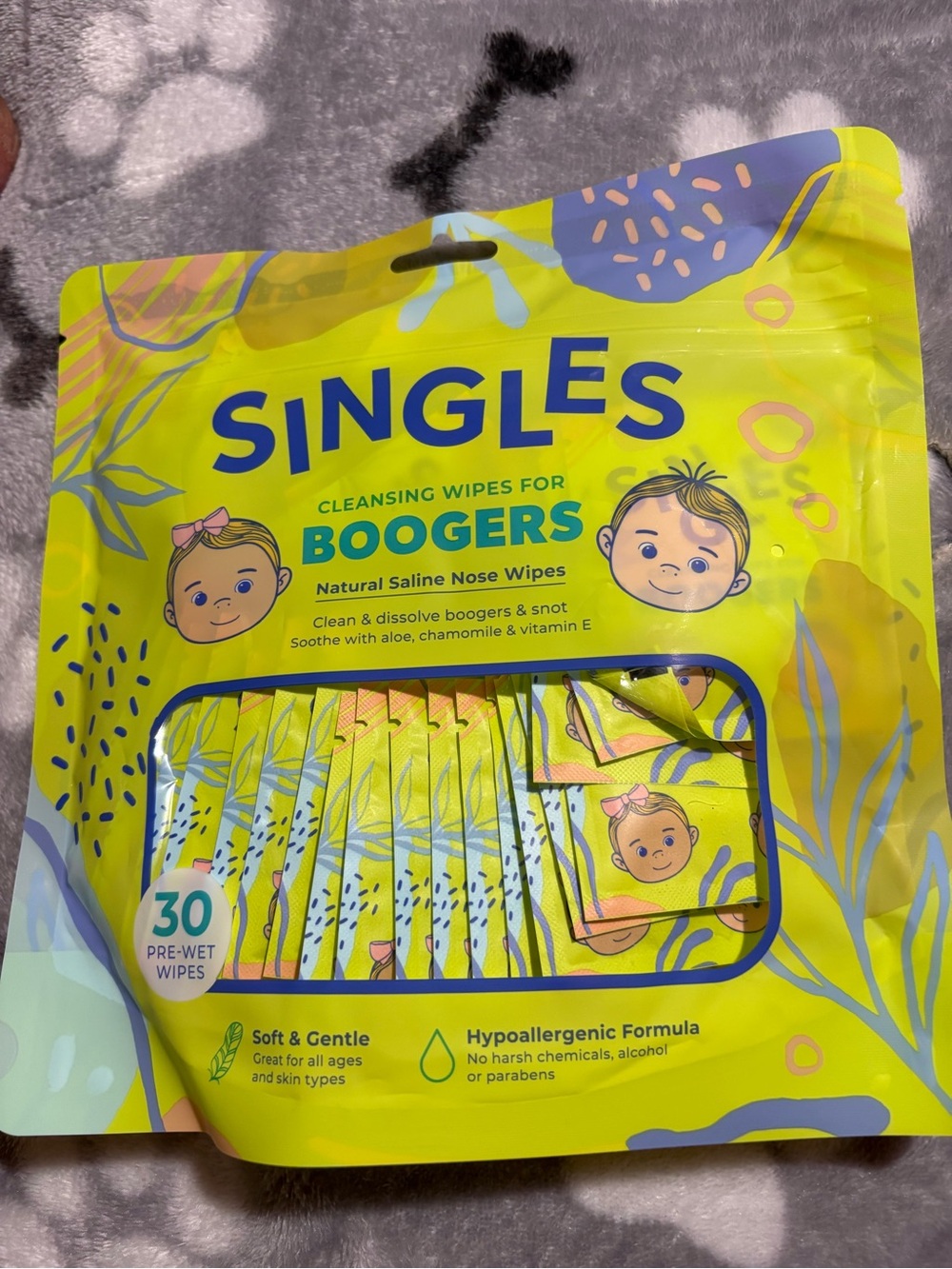 Single Singles Cleansing Wipes for Boogers — Bright Yellow
